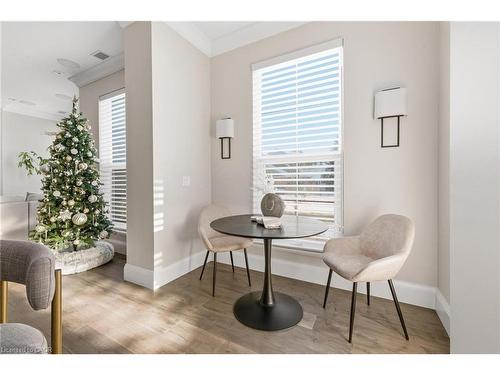 Th10-155 Caroline Street S, Waterloo, ON - Indoor