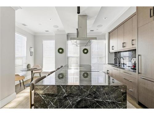 Th10-155 Caroline Street S, Waterloo, ON - Indoor Photo Showing Kitchen