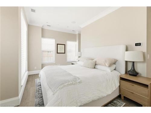 Th10-155 Caroline Street S, Waterloo, ON - Indoor Photo Showing Bedroom