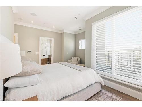 Th10-155 Caroline Street S, Waterloo, ON - Indoor Photo Showing Bedroom