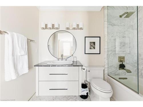 Th10-155 Caroline Street S, Waterloo, ON - Indoor Photo Showing Bathroom