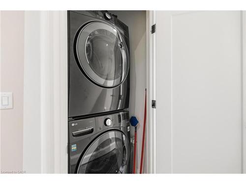 Th10-155 Caroline Street S, Waterloo, ON - Indoor Photo Showing Laundry Room