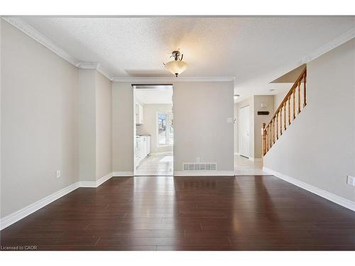 424 Benesfort Court, Kitchener, ON - Indoor Photo Showing Other Room