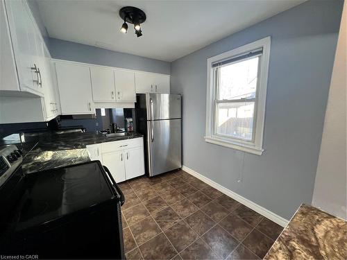 306 East 22Nd Street, Hamilton, ON - Indoor Photo Showing Kitchen
