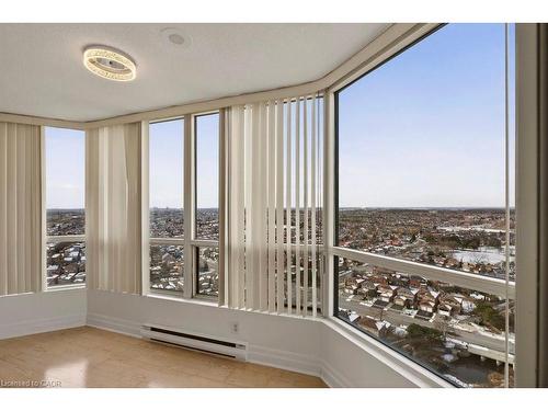 2212-4470 Tucana Court, Mississauga, ON - Indoor Photo Showing Other Room