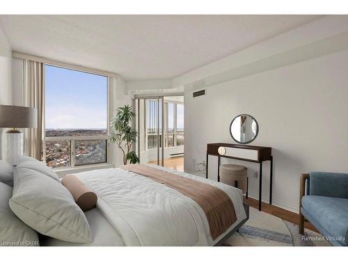2212-4470 Tucana Court, Mississauga, ON - Indoor Photo Showing Bedroom