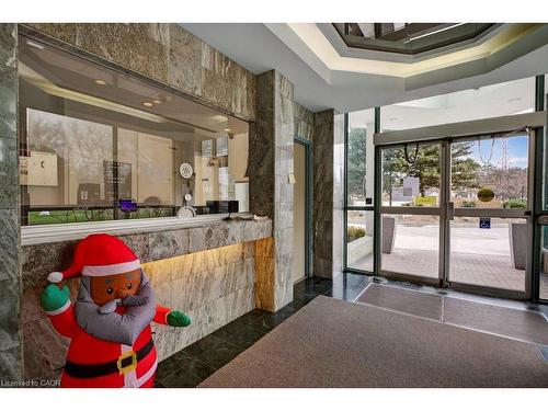 2212-4470 Tucana Court, Mississauga, ON - Indoor Photo Showing Other Room