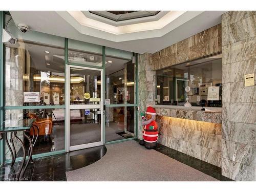 2212-4470 Tucana Court, Mississauga, ON - Indoor Photo Showing Other Room