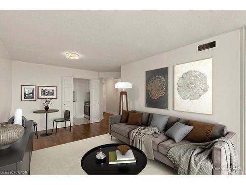 2212-4470 Tucana Court, Mississauga, ON - Indoor Photo Showing Living Room