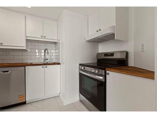 2212-4470 Tucana Court, Mississauga, ON - Indoor Photo Showing Kitchen With Double Sink