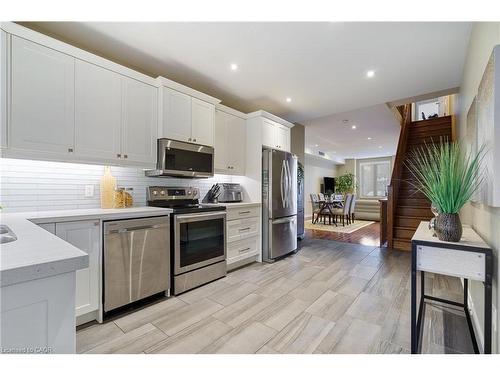 232 Wellington Street N, Hamilton, ON - Indoor Photo Showing Kitchen