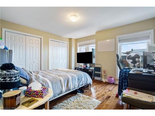 232 Wellington Street N, Hamilton, ON - Indoor Photo Showing Bedroom