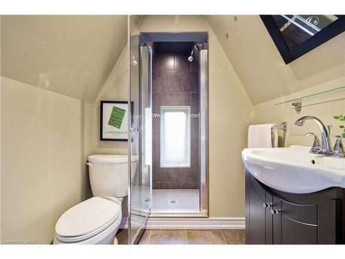 232 Wellington Street N, Hamilton, ON - Indoor Photo Showing Bathroom