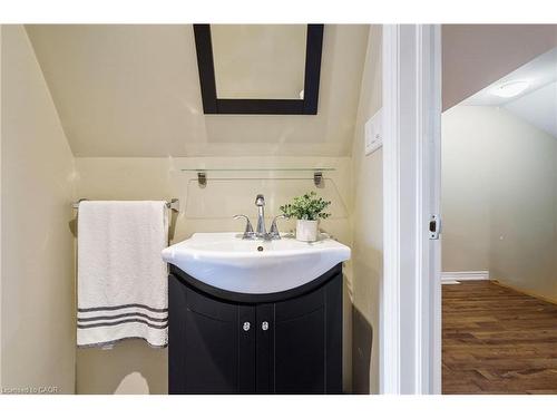 232 Wellington Street N, Hamilton, ON - Indoor Photo Showing Bathroom