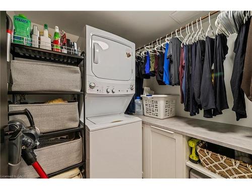 901-700 Dynes Road, Burlington, ON - Indoor Photo Showing Laundry Room