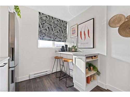 901-700 Dynes Road, Burlington, ON - Indoor