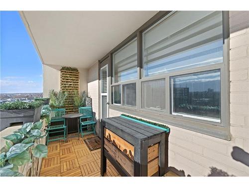 901-700 Dynes Road, Burlington, ON - Outdoor With Exterior