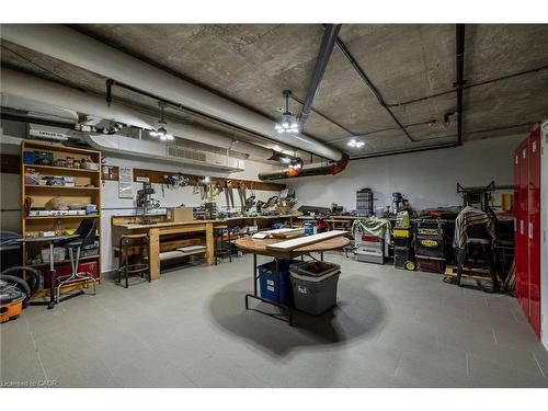 901-700 Dynes Road, Burlington, ON - Indoor Photo Showing Garage