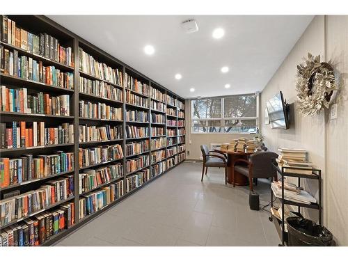 901-700 Dynes Road, Burlington, ON - Indoor Photo Showing Other Room