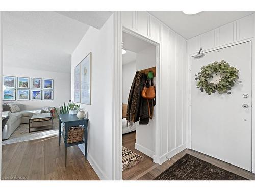 901-700 Dynes Road, Burlington, ON - Indoor