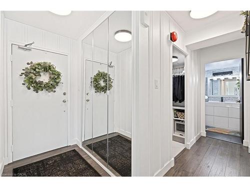 901-700 Dynes Road, Burlington, ON - Indoor Photo Showing Other Room