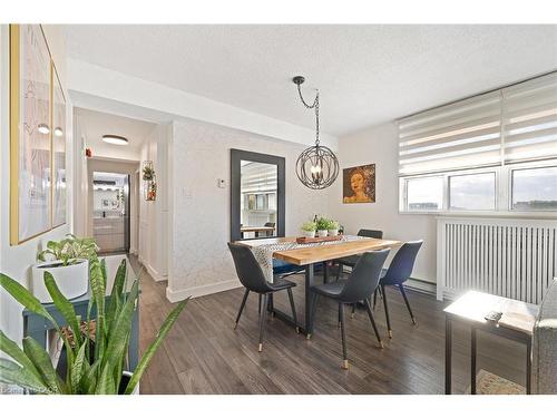 901-700 Dynes Road, Burlington, ON - Indoor Photo Showing Dining Room