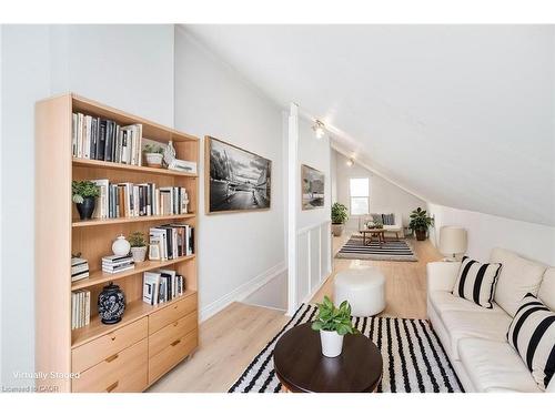 8 Leeds Street, Hamilton, ON - Indoor