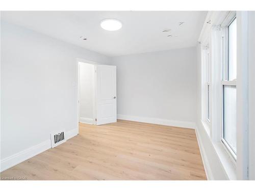 8 Leeds Street, Hamilton, ON - Indoor Photo Showing Other Room