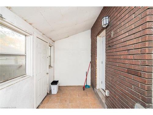 8 Leeds Street, Hamilton, ON - Indoor Photo Showing Other Room