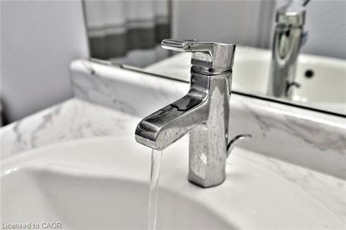 513-2486 Old Bronte Road, Oakville, ON - Indoor Photo Showing Bathroom