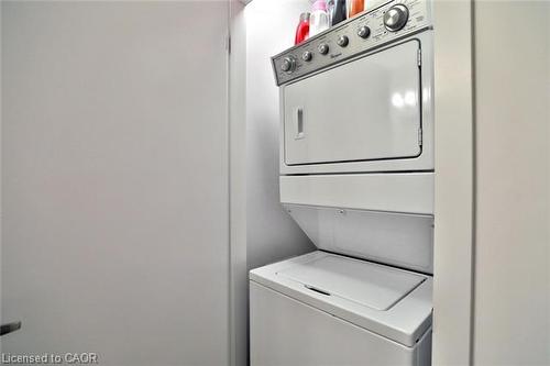 513-2486 Old Bronte Road, Oakville, ON - Indoor Photo Showing Laundry Room
