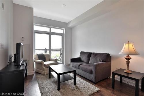 513-2486 Old Bronte Road, Oakville, ON - Indoor Photo Showing Living Room