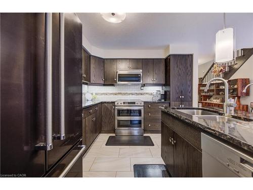 90-635 Saginaw Parkway, Cambridge, ON - Indoor Photo Showing Kitchen With Double Sink