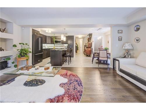 90-635 Saginaw Parkway, Cambridge, ON - Indoor Photo Showing Living Room
