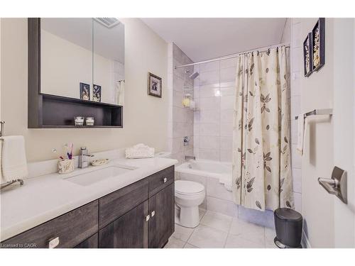 90-635 Saginaw Parkway, Cambridge, ON - Indoor Photo Showing Bathroom