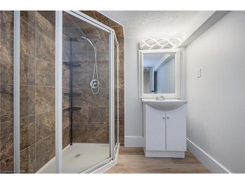 Upper-125 Steepleridge Street, Kitchener, ON - Indoor Photo Showing Bathroom