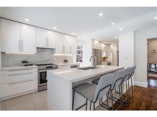 7 Glenmorris Drive, Hamilton, ON - Indoor Photo Showing Kitchen With Upgraded Kitchen