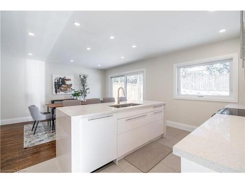 7 Glenmorris Drive, Hamilton, ON - Indoor Photo Showing Kitchen With Double Sink
