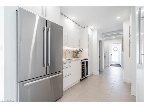 7 Glenmorris Drive, Hamilton, ON - Indoor Photo Showing Kitchen