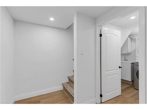 292 Woodward Avenue, Milton, ON - Indoor Photo Showing Laundry Room