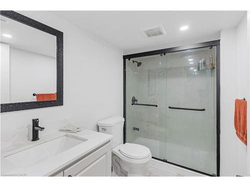 292 Woodward Avenue, Milton, ON - Indoor Photo Showing Bathroom