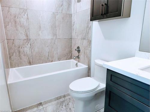 1202-2007 James Street, Burlington, ON - Indoor Photo Showing Bathroom