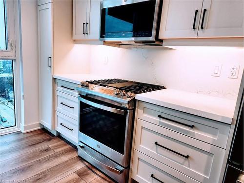 1202-2007 James Street, Burlington, ON - Indoor Photo Showing Kitchen