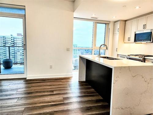 1202-2007 James Street, Burlington, ON - Indoor Photo Showing Kitchen