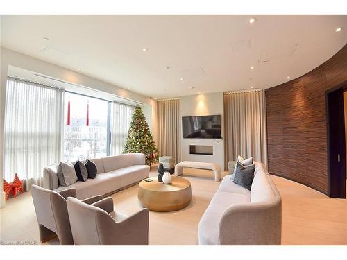 1202-2007 James Street, Burlington, ON - Indoor Photo Showing Living Room