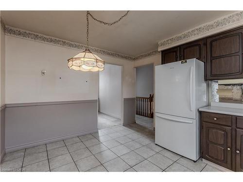 2374 Duncaster Drive, Burlington, ON - Indoor Photo Showing Kitchen