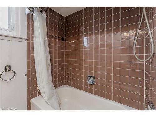 2374 Duncaster Drive, Burlington, ON - Indoor Photo Showing Bathroom