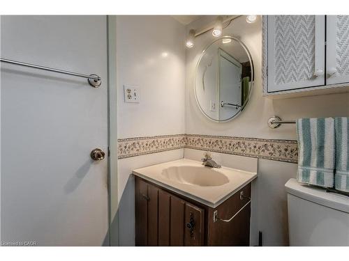 2374 Duncaster Drive, Burlington, ON - Indoor Photo Showing Bathroom