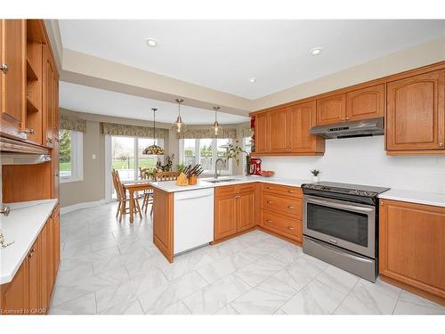 2015 Grosvenor Street, Oakville, ON - Indoor Photo Showing Kitchen