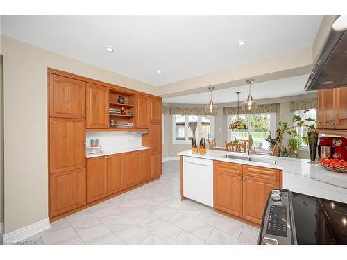 2015 Grosvenor Street, Oakville, ON - Indoor Photo Showing Kitchen